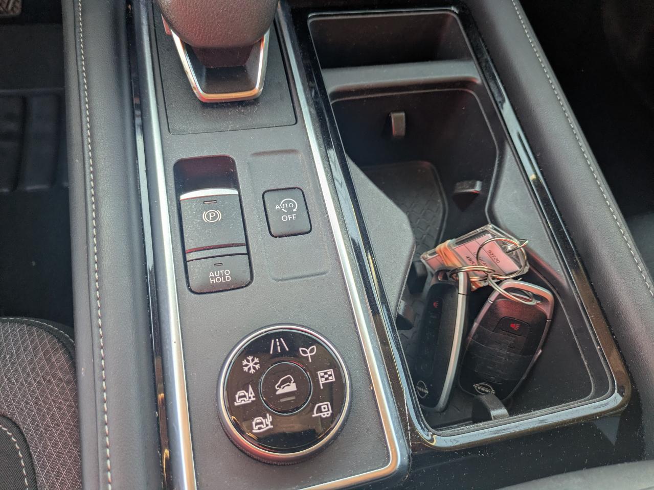 Nissan Pathfinder SV 4WD 2025