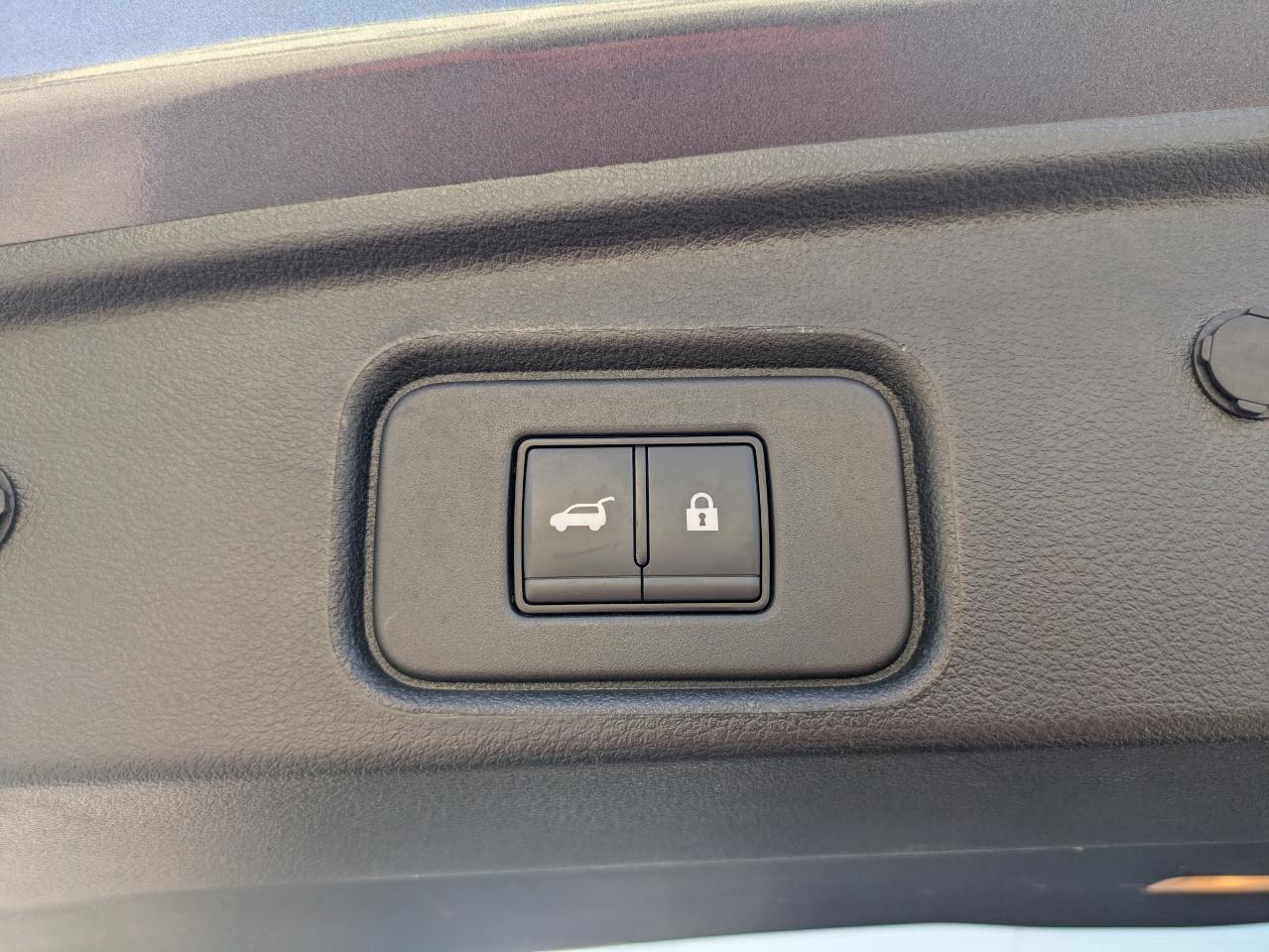 Nissan Pathfinder SV 4WD 2025