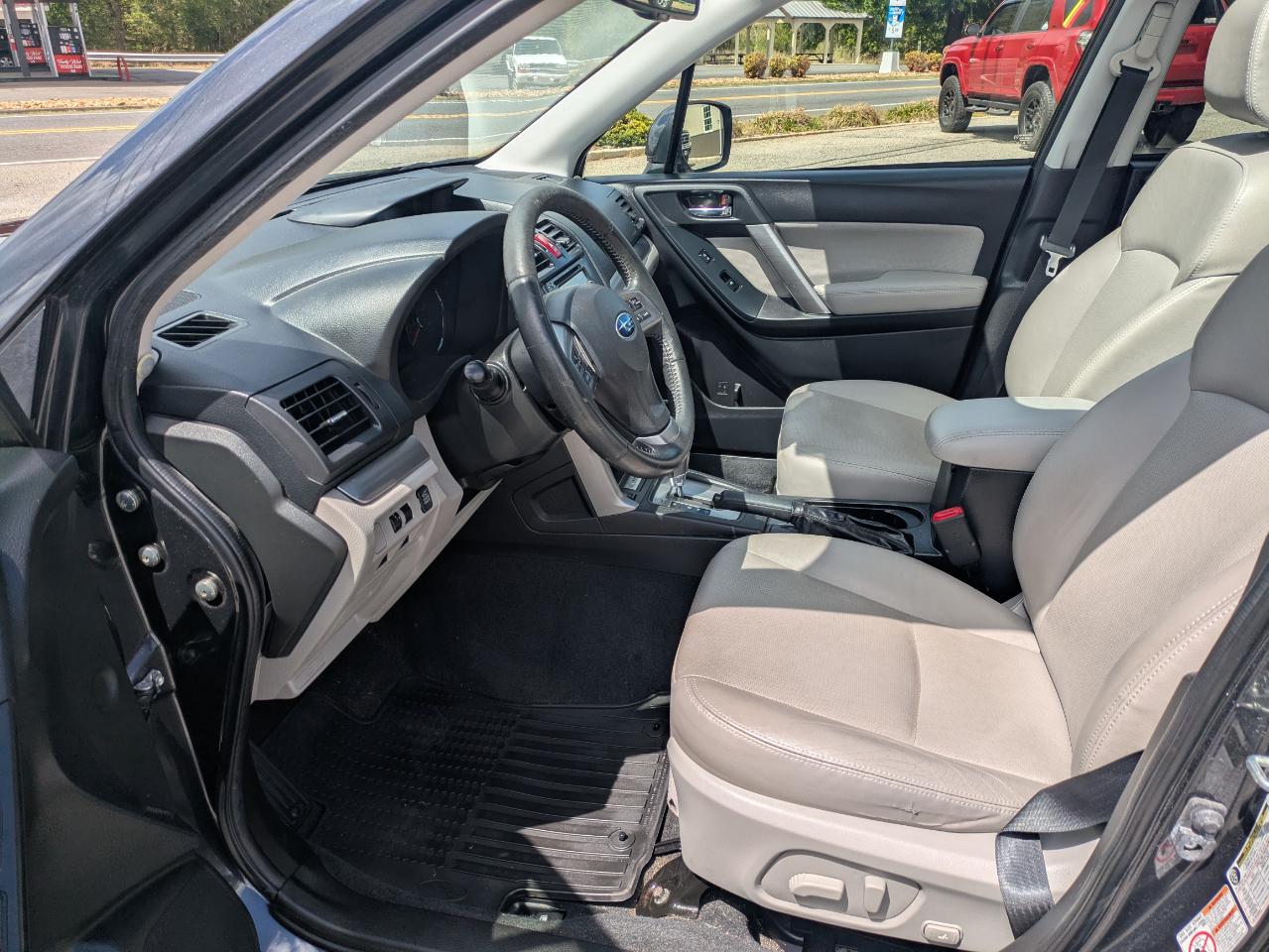 Subaru Forester 2.5i Touring 2014