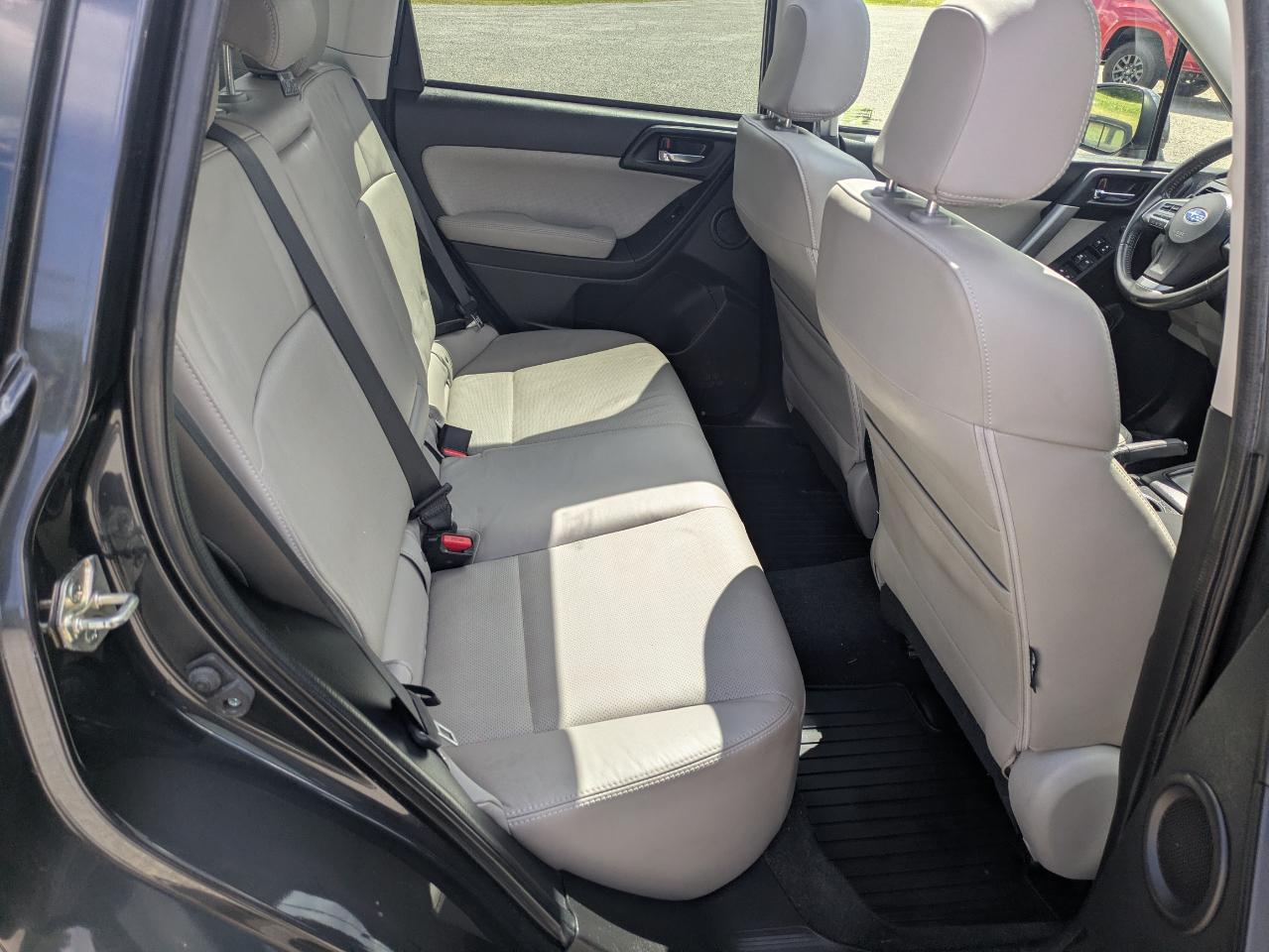 Subaru Forester 2.5i Touring 2014