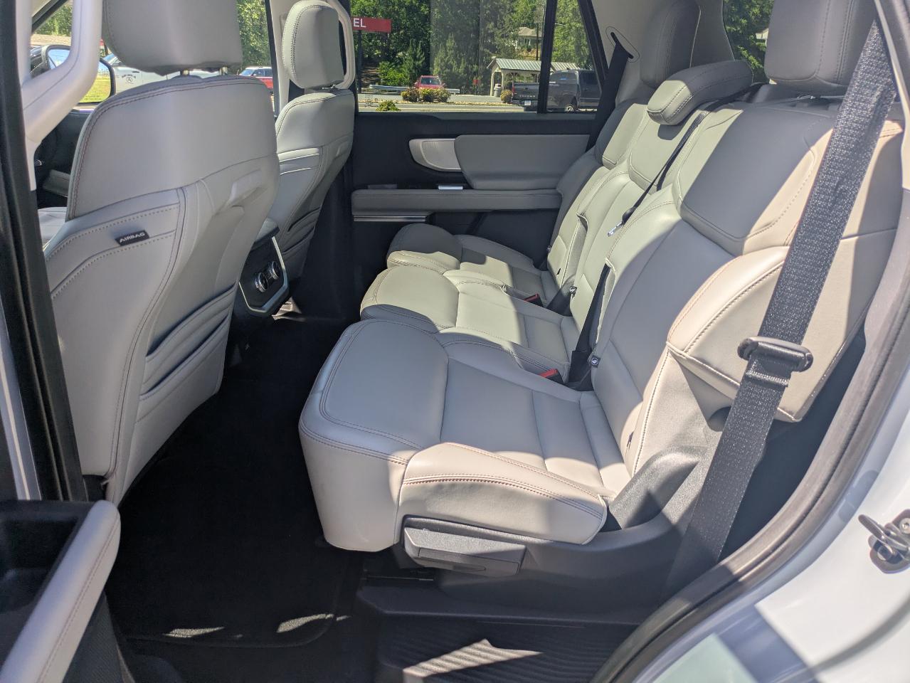 Ford Expedition Active 4WD 2025