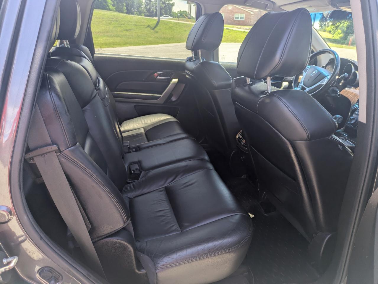 Acura MDX 6-Spd AT w/Tech Package 2011