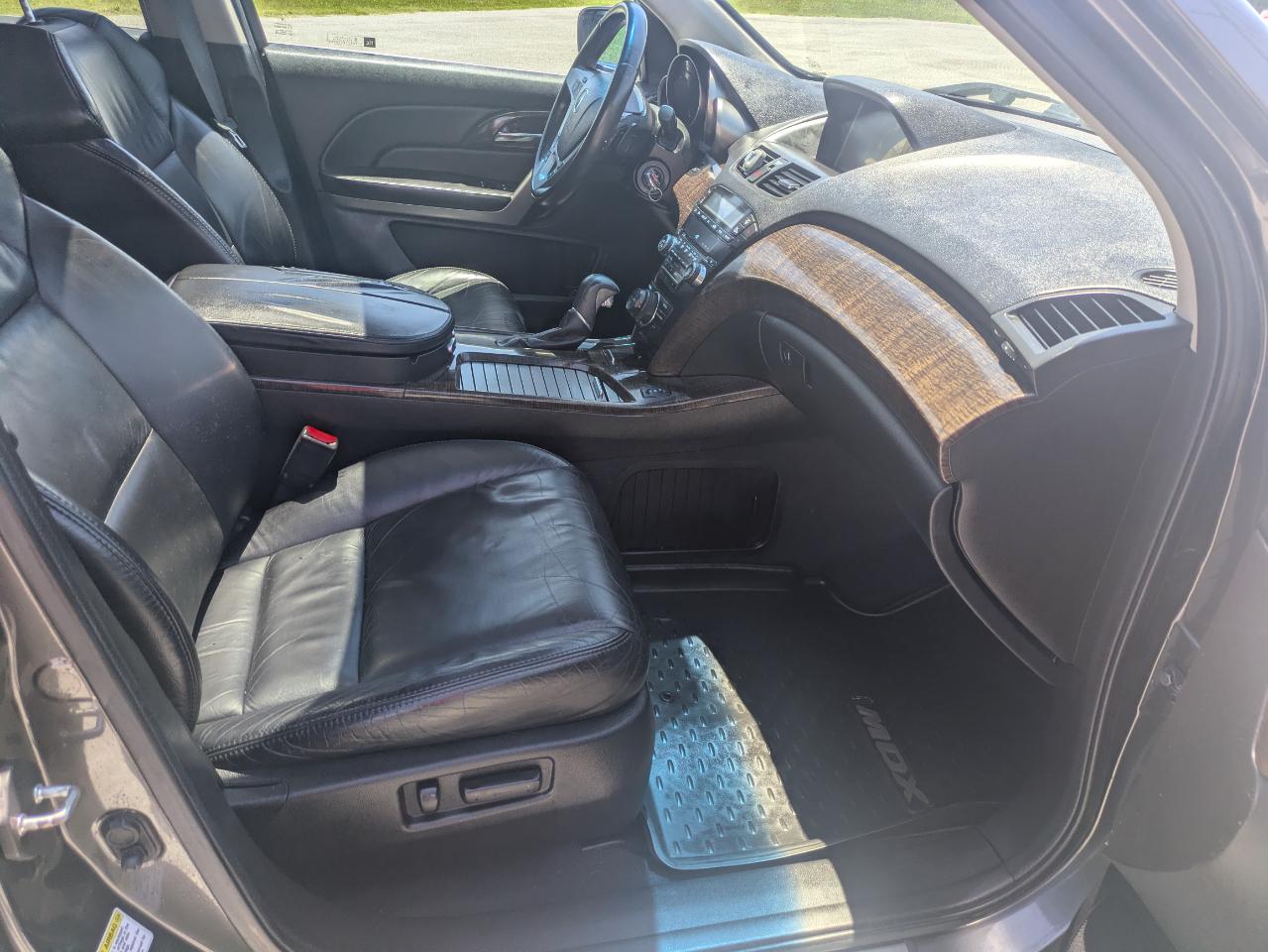 Acura MDX 6-Spd AT w/Tech Package 2011