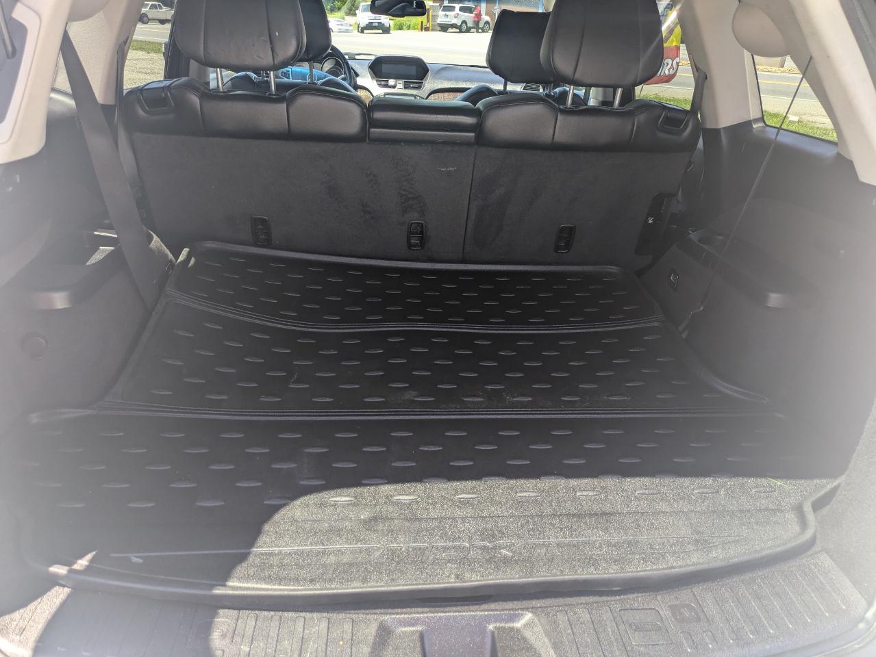 Acura MDX 6-Spd AT w/Tech Package 2011
