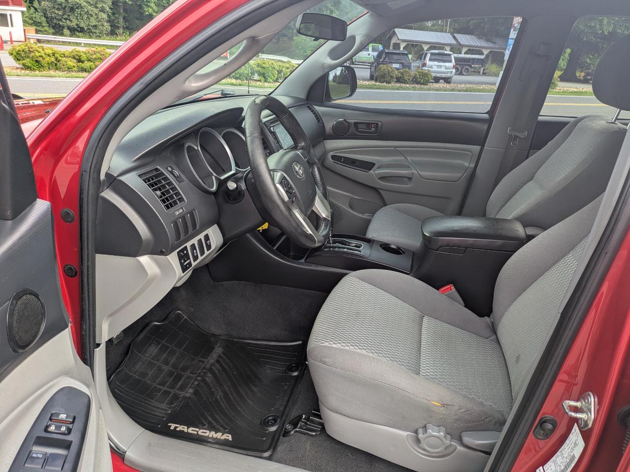 Toyota Tacoma Double Cab V6 5AT 4WD 2015