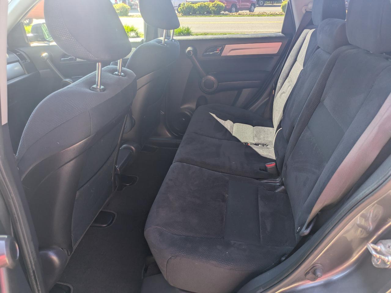 Honda CR-V SE 4WD 5-Speed AT 2011