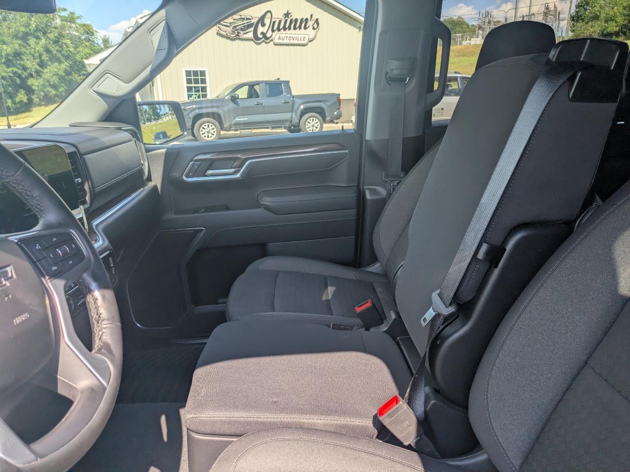 Chevrolet Silverado 1500 RST Crew Cab 4WD 2026