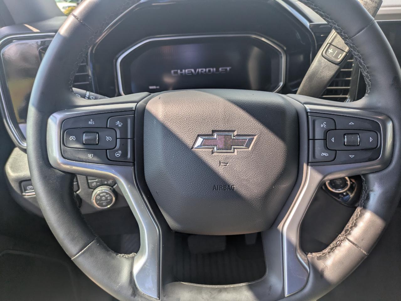 Chevrolet Silverado 1500 RST Crew Cab 4WD 2026