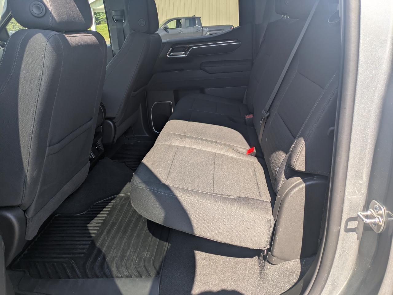 Chevrolet Silverado 1500 RST Crew Cab 4WD 2026