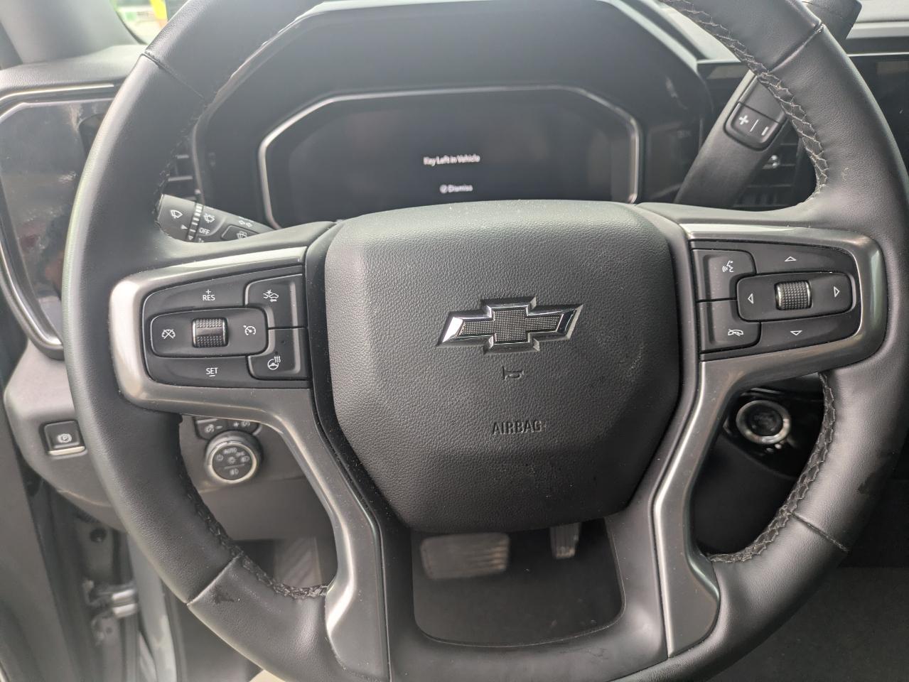 Chevrolet Silverado 1500 RST Crew Cab 4WD 2026