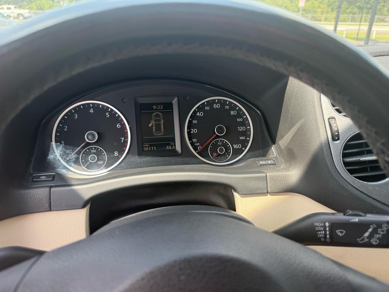 Volkswagen Tiguan SE 2012