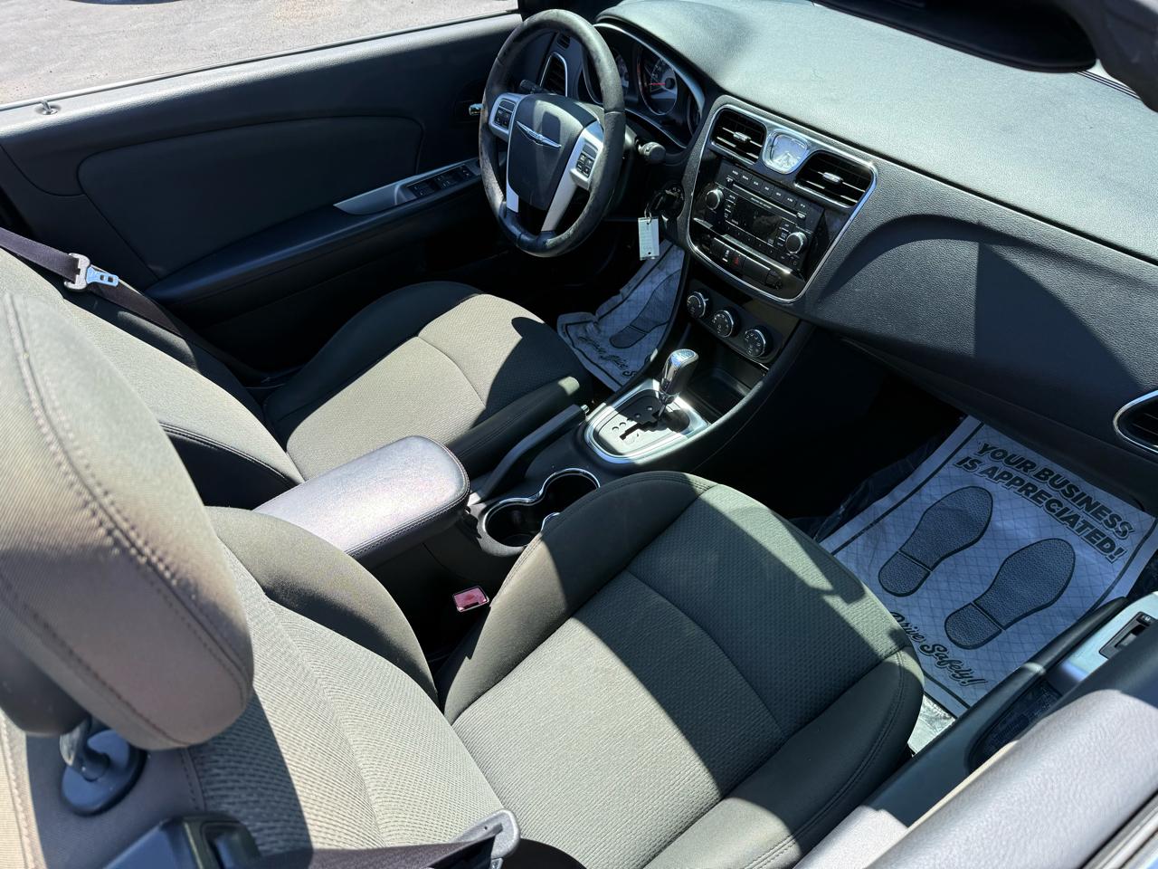 Chrysler 200 Touring Convertible 2011