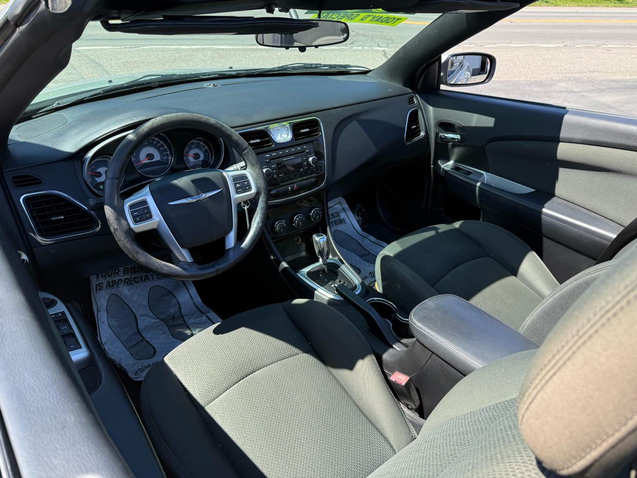 Chrysler 200 Touring Convertible 2011