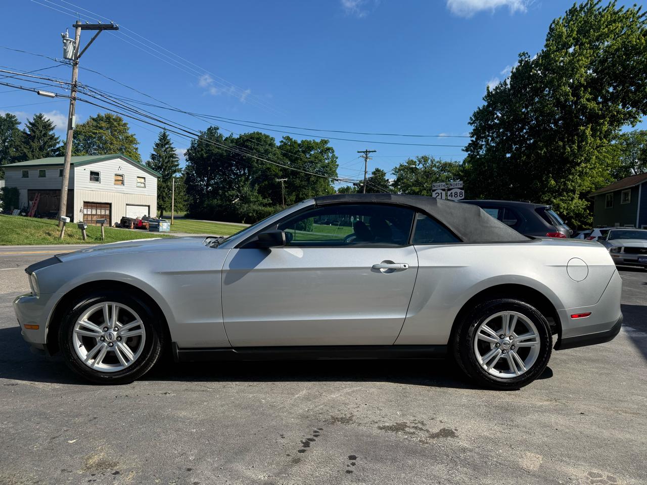 Ford Mustang V6 Convertible 2010