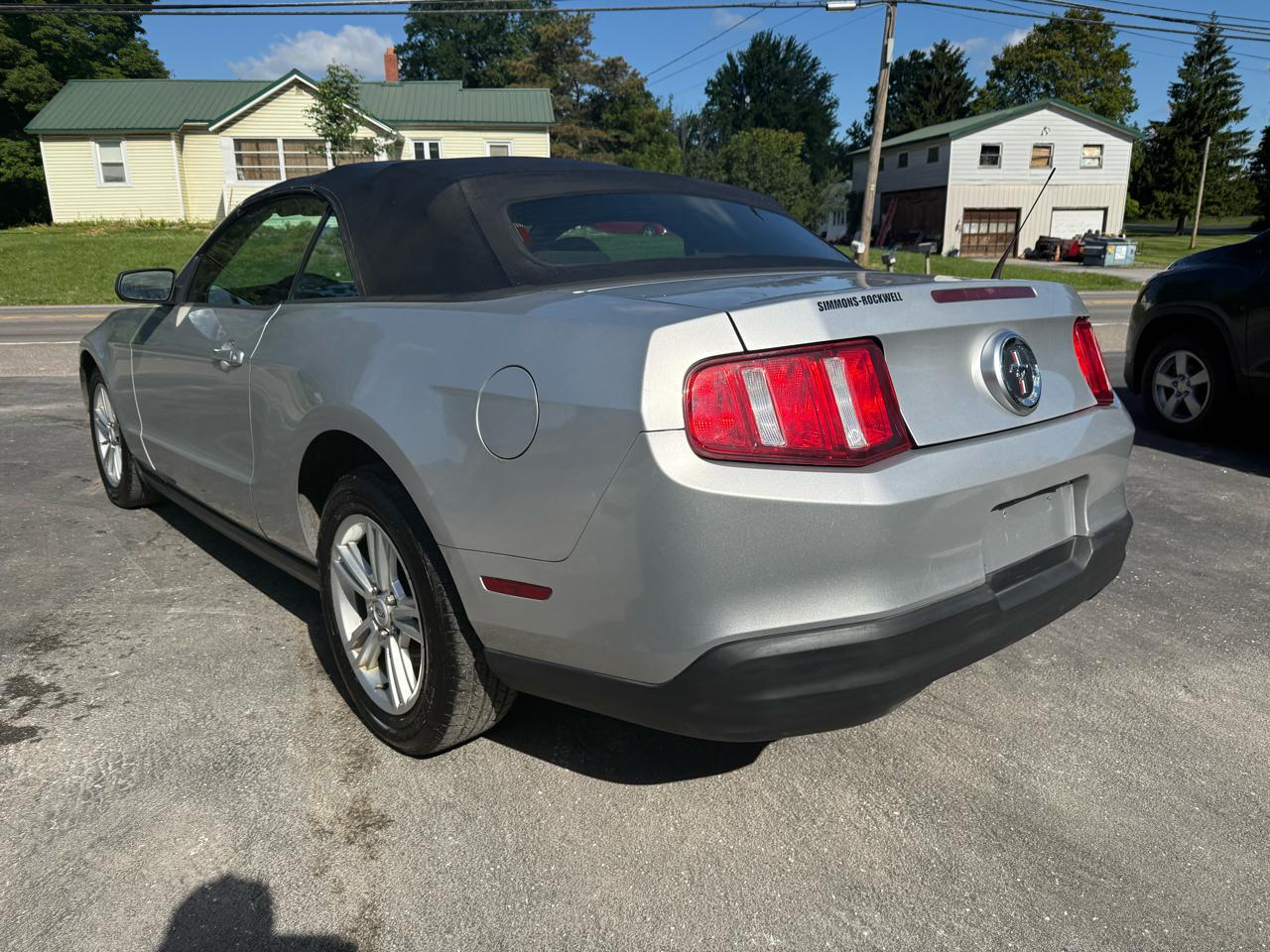 Ford Mustang V6 Convertible 2010