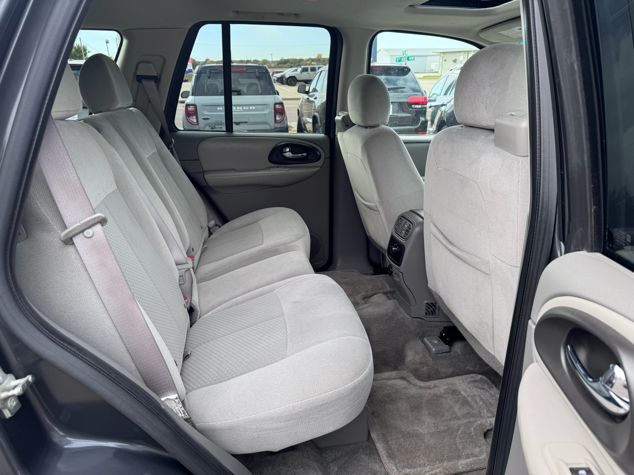 Chevrolet TrailBlazer 4WD 4dr LS 2007 Chevrolet TrailBlazer 4WD 4dr LS 2007