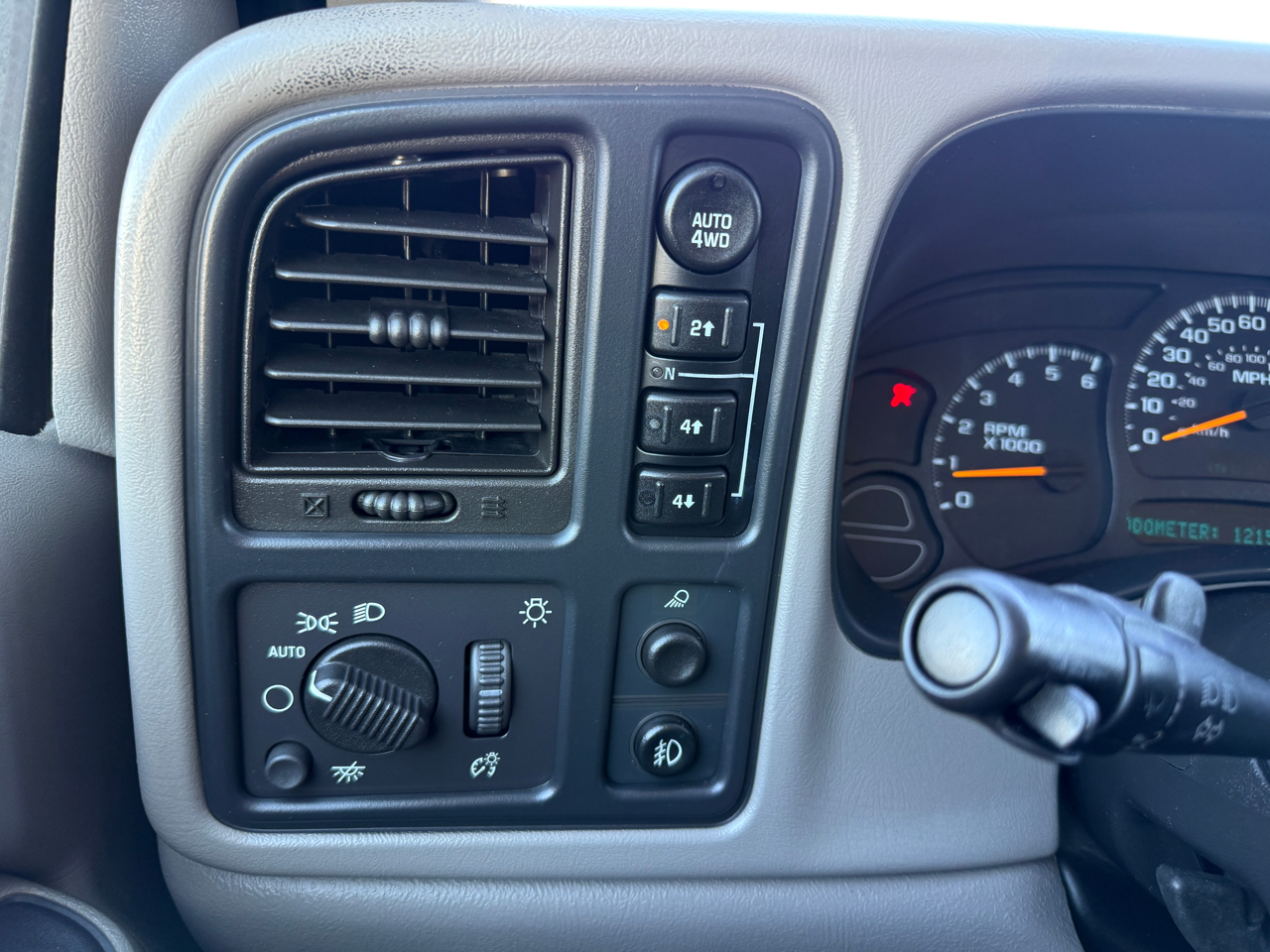 GMC Sierra 1500 Crew Cab 143.5" WB 4WD SLT 2005