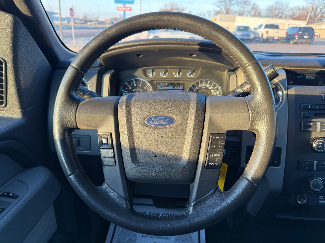 Ford F-150 4WD SuperCrew 145" XLT 2011