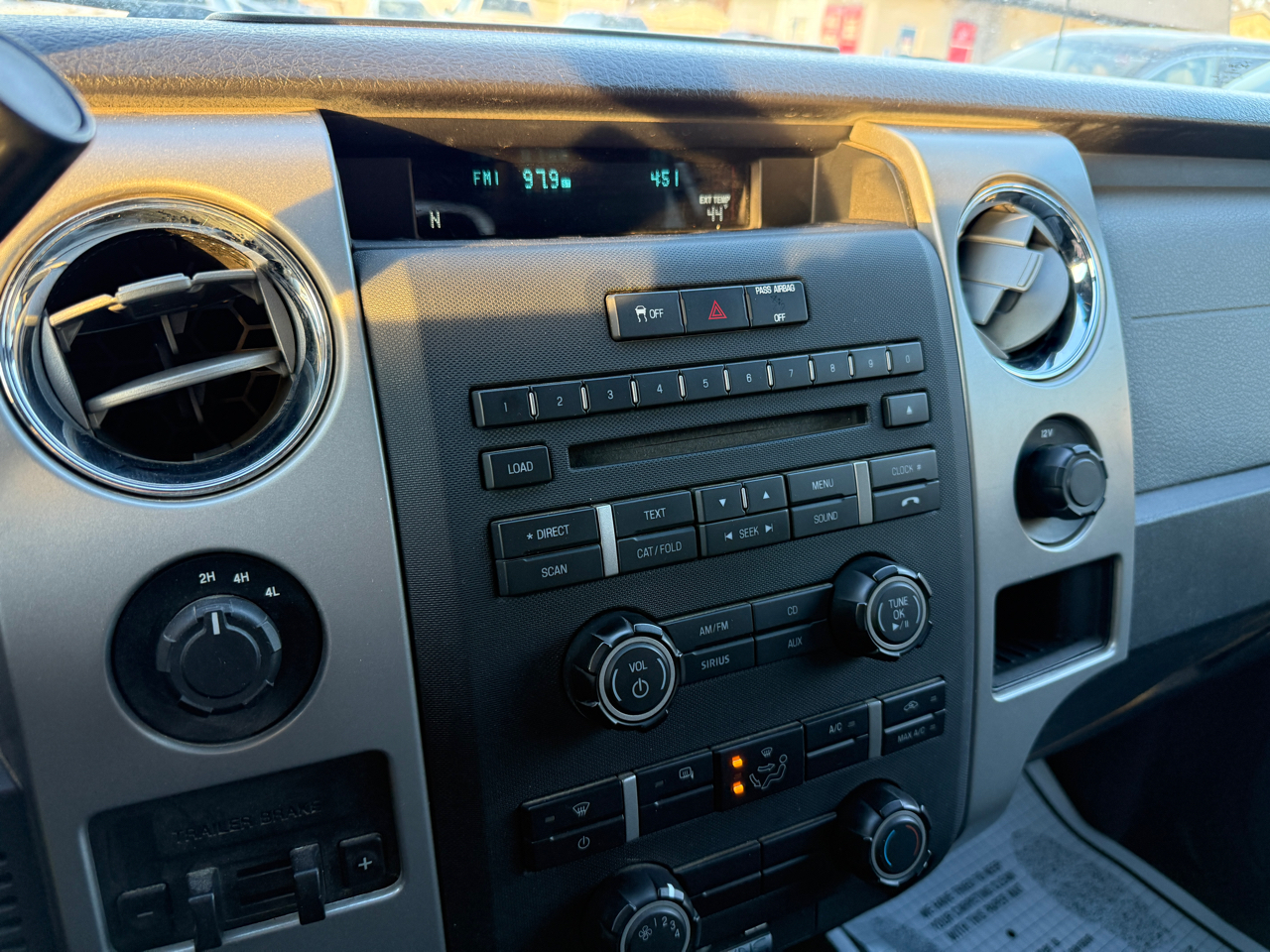 Ford F-150 4WD SuperCrew 145" XLT 2011