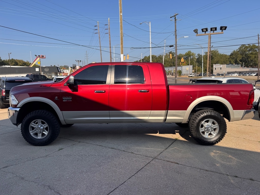 RAM 3500 Laramie Mega Cab 4WD 2011 RAM 3500 Laramie Mega Cab 4WD 2011