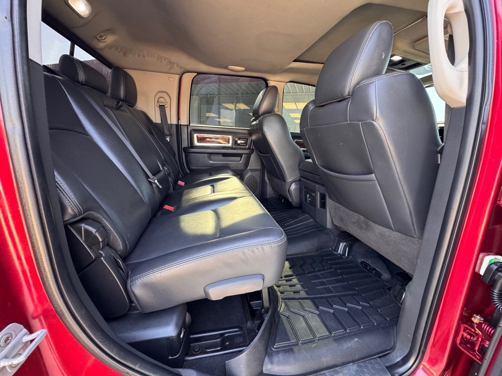 RAM 3500 Laramie Mega Cab 4WD 2011 RAM 3500 Laramie Mega Cab 4WD 2011