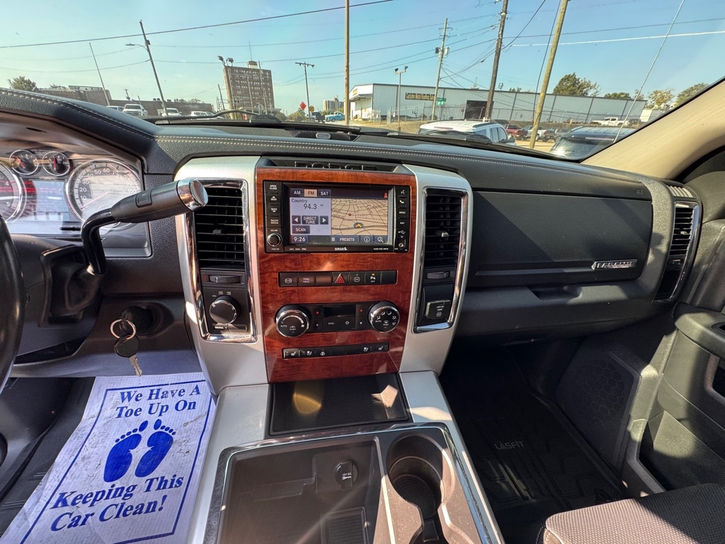 RAM 3500 Laramie Mega Cab 4WD 2011 RAM 3500 Laramie Mega Cab 4WD 2011