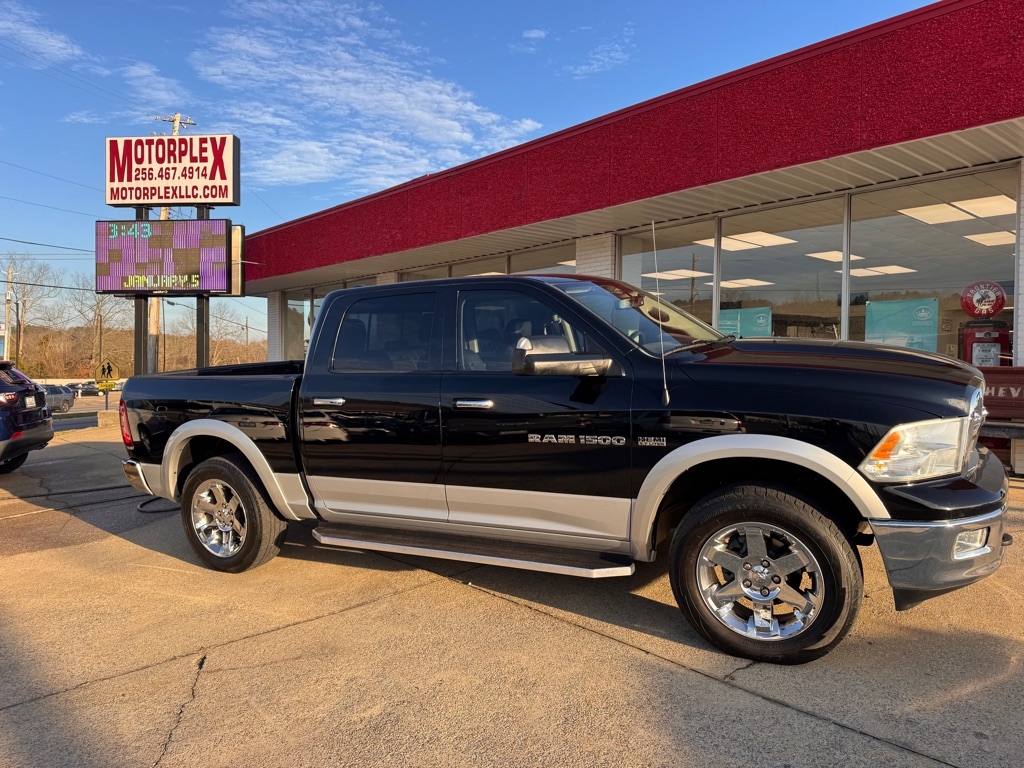 RAM 1500 Laramie Crew Cab 4WD 2012