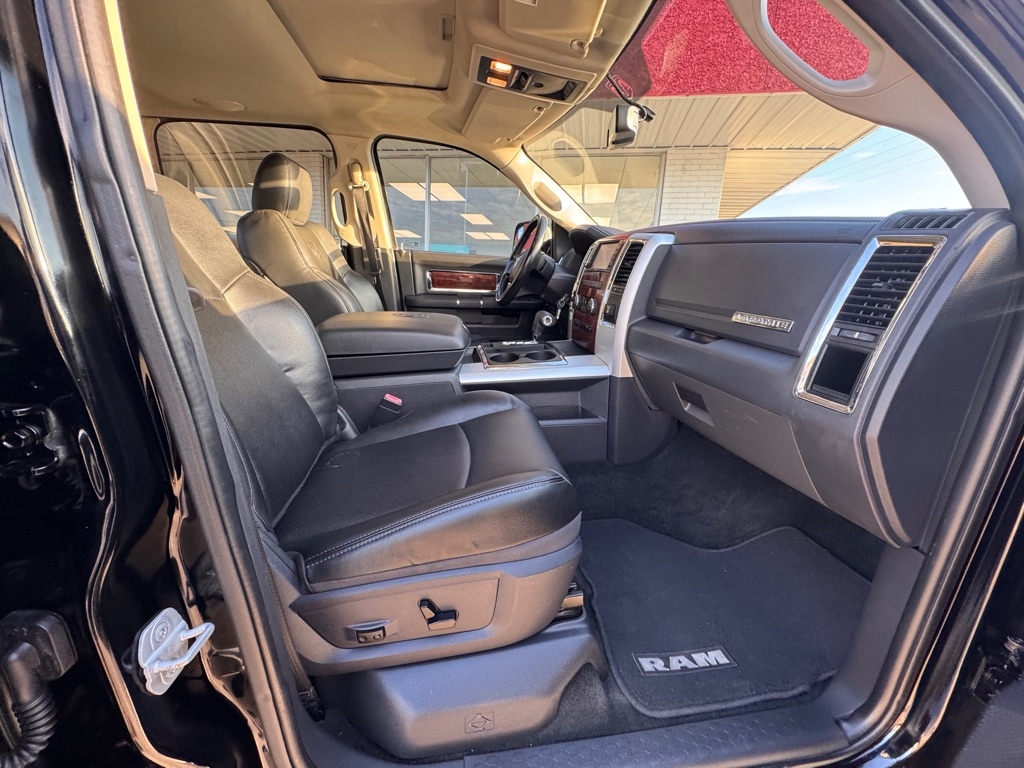 RAM 1500 Laramie Crew Cab 4WD 2012