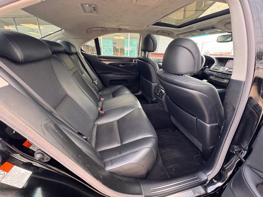 Lexus LS 460 Luxury Sedan AWD 2016