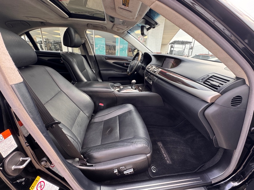 Lexus LS 460 Luxury Sedan AWD 2016