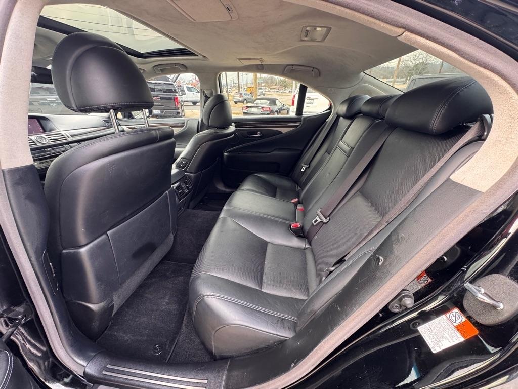 Lexus LS 460 Luxury Sedan AWD 2016