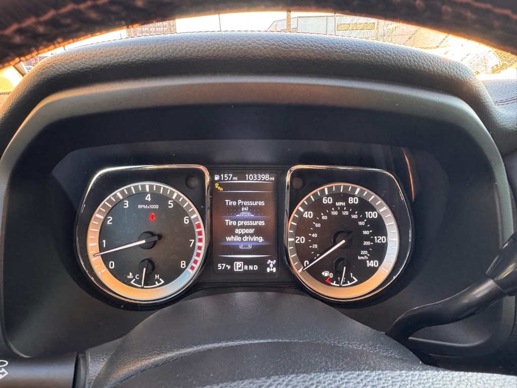 Nissan Titan SV Crew Cab 4WD 2017