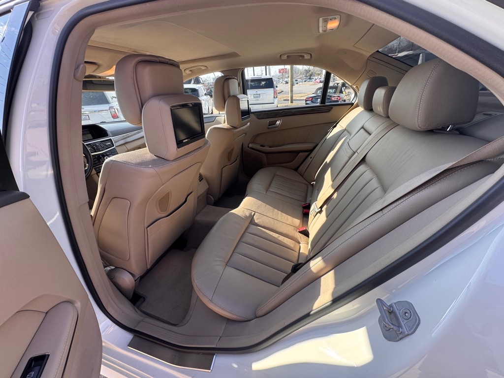 Mercedes-Benz E-Class E550 Sedan 2010