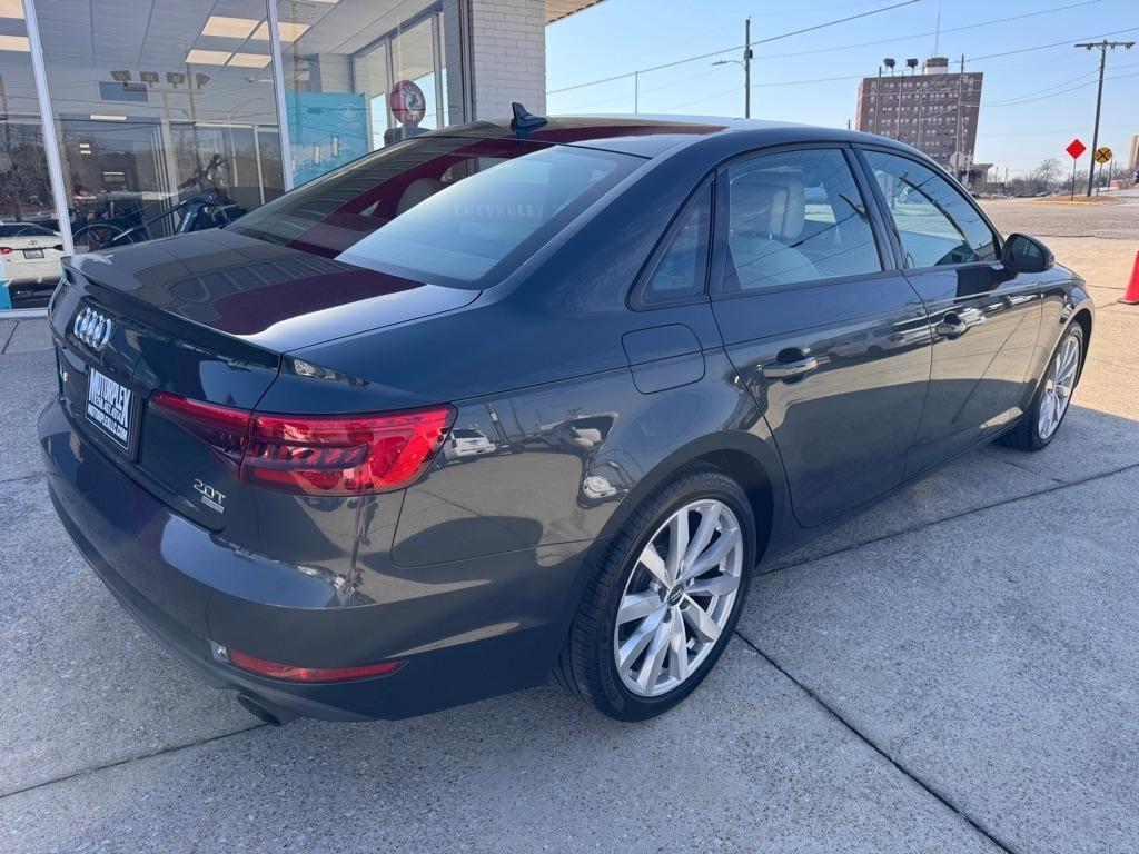 Audi A4 2.0T Premium Sedan 2017