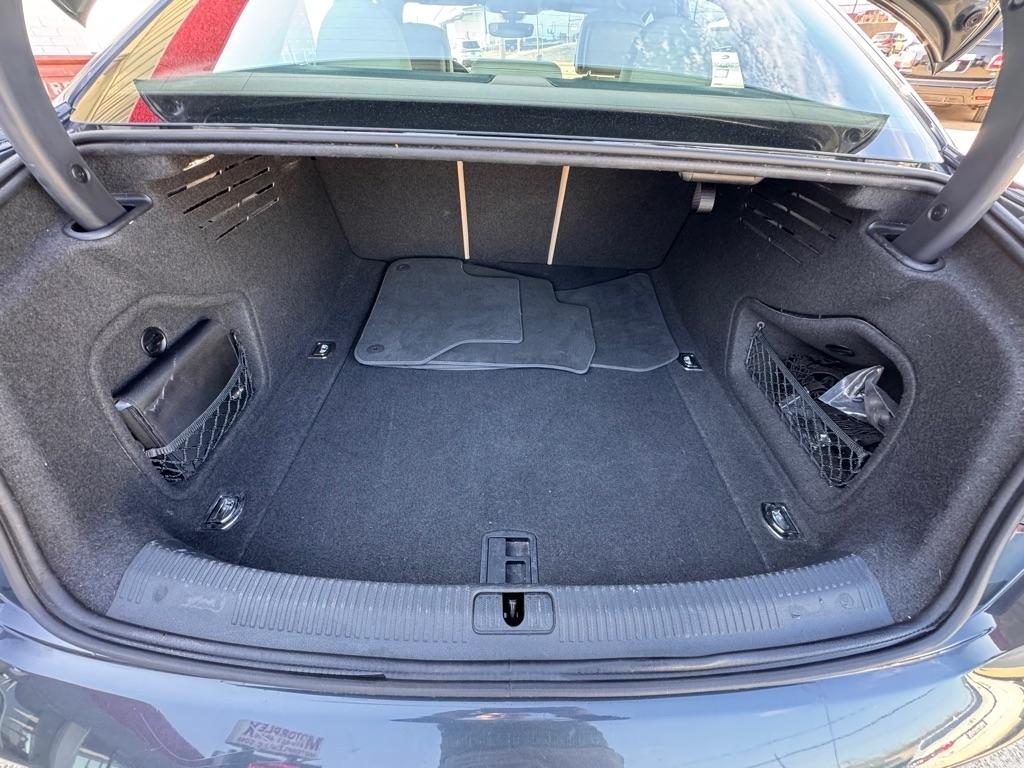 Audi A4 2.0T Premium Sedan 2017