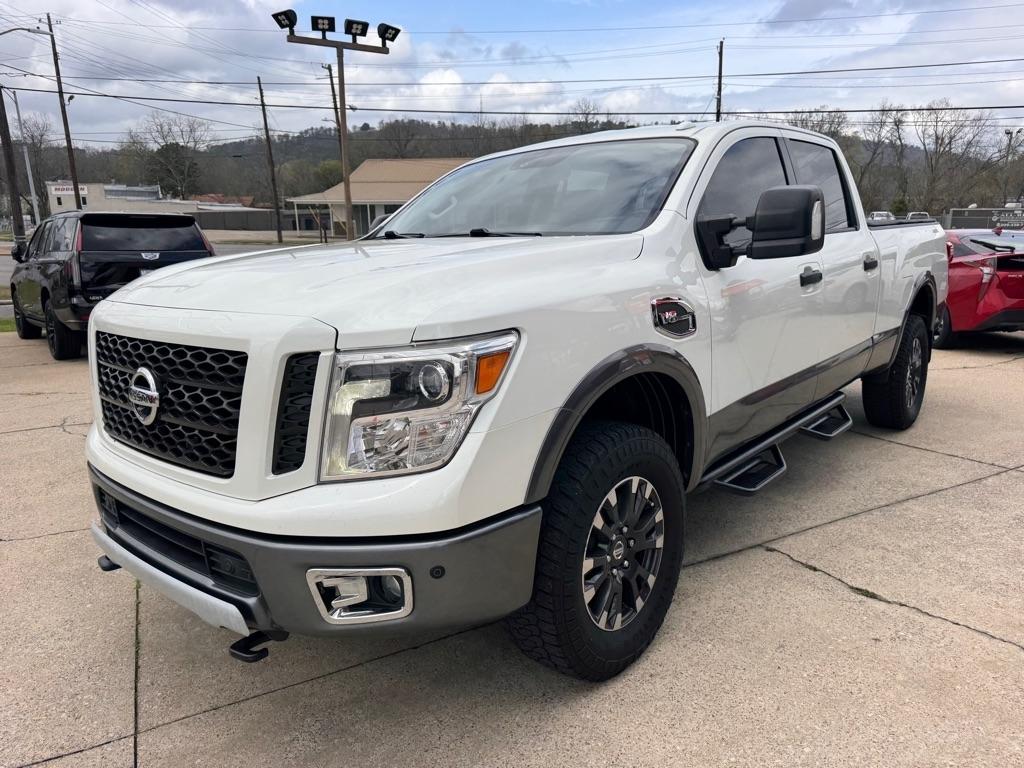 Nissan Titan XD SL Crew Cab 4WD 2018