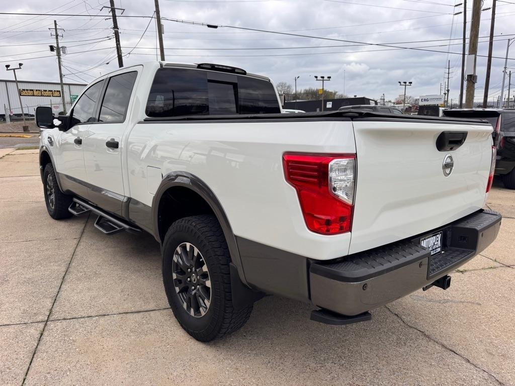 Nissan Titan XD SL Crew Cab 4WD 2018