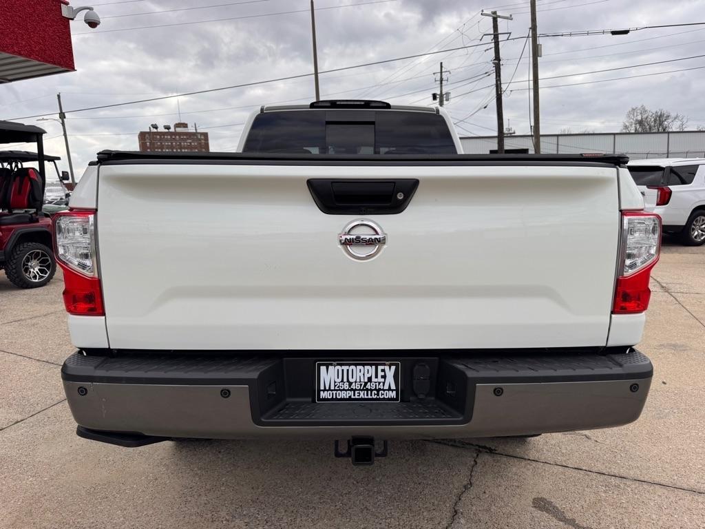 Nissan Titan XD SL Crew Cab 4WD 2018