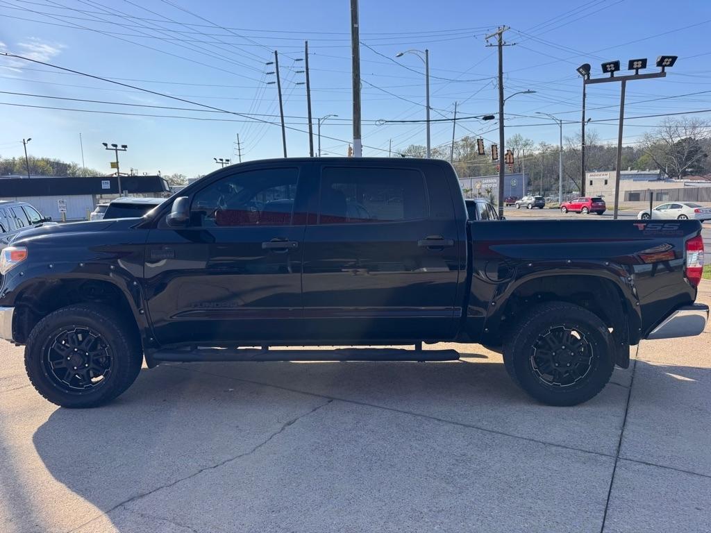 Toyota Tundra SR5 5.7L V8 FFV CrewMax 4WD 2017