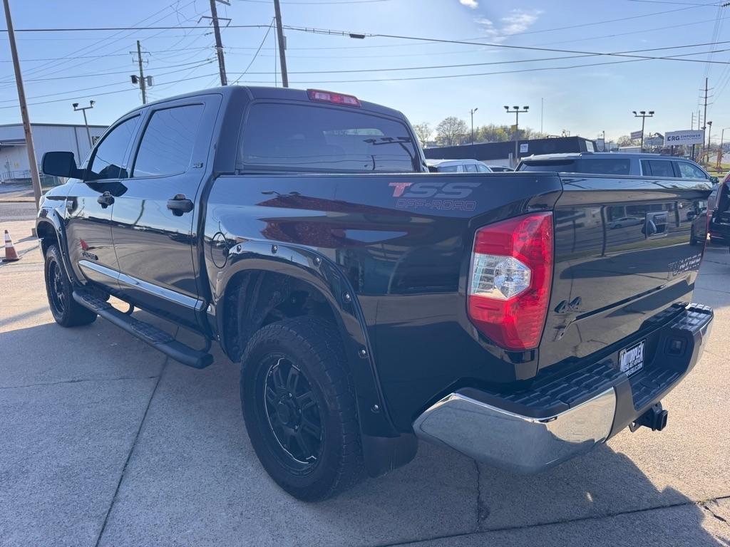 Toyota Tundra SR5 5.7L V8 FFV CrewMax 4WD 2017