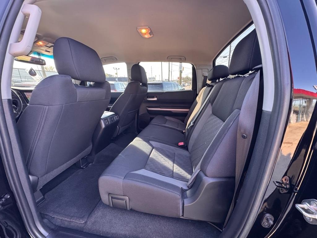 Toyota Tundra SR5 5.7L V8 FFV CrewMax 4WD 2017