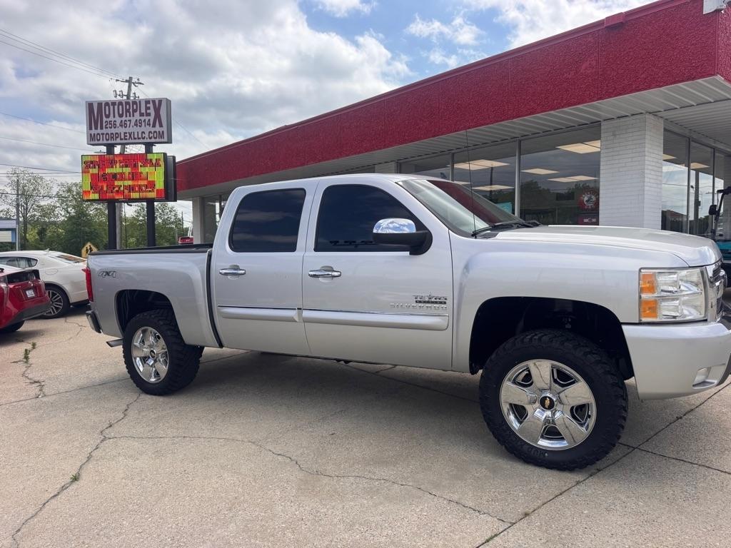 Chevrolet Silverado 1500 LT Crew Cab 4WD 2011