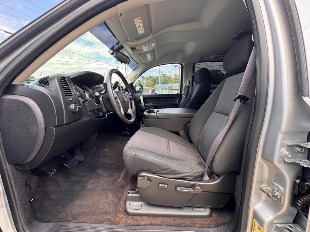 Chevrolet Silverado 1500 LT Crew Cab 4WD 2011