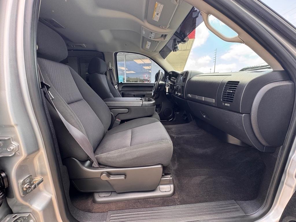 Chevrolet Silverado 1500 LT Crew Cab 4WD 2011