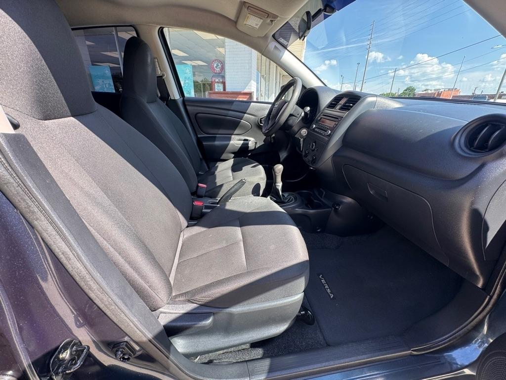 Nissan Versa 1.6 S 5M 2017