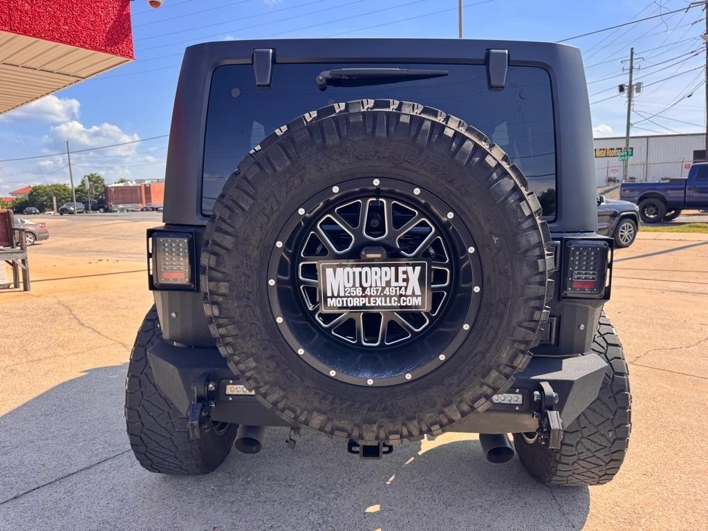 Jeep Wrangler Unlimited Sahara 4WD 2014