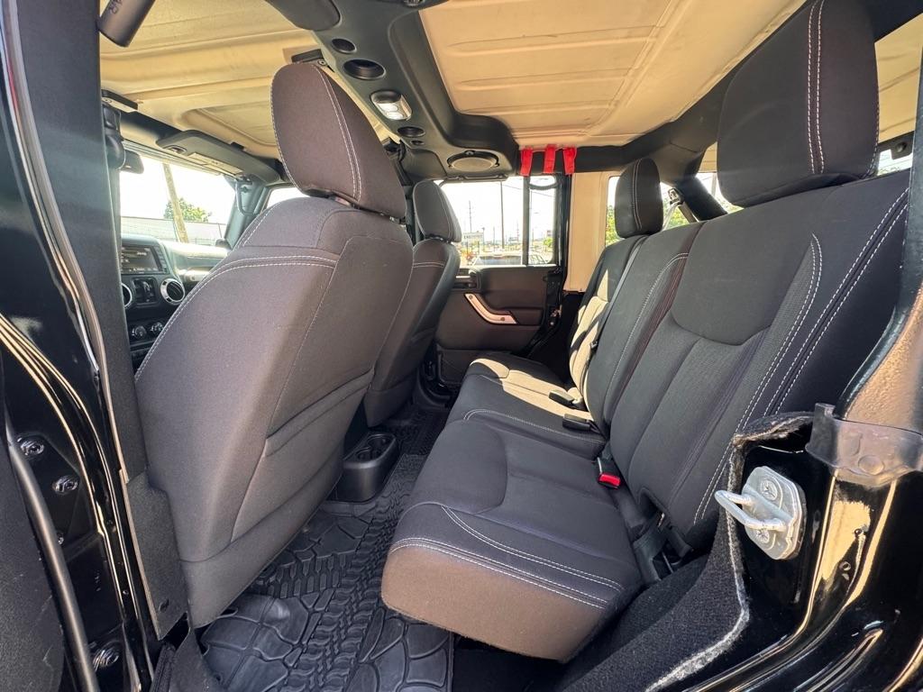 Jeep Wrangler Unlimited Sahara 4WD 2014