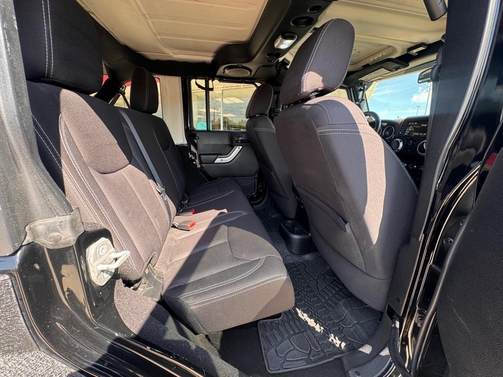 Jeep Wrangler Unlimited Sahara 4WD 2014