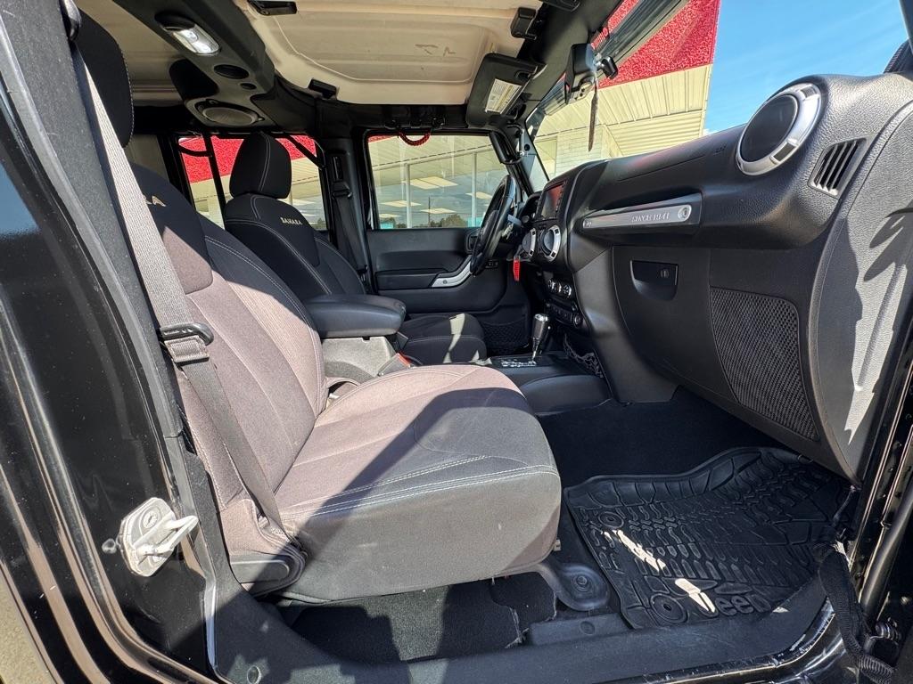 Jeep Wrangler Unlimited Sahara 4WD 2014
