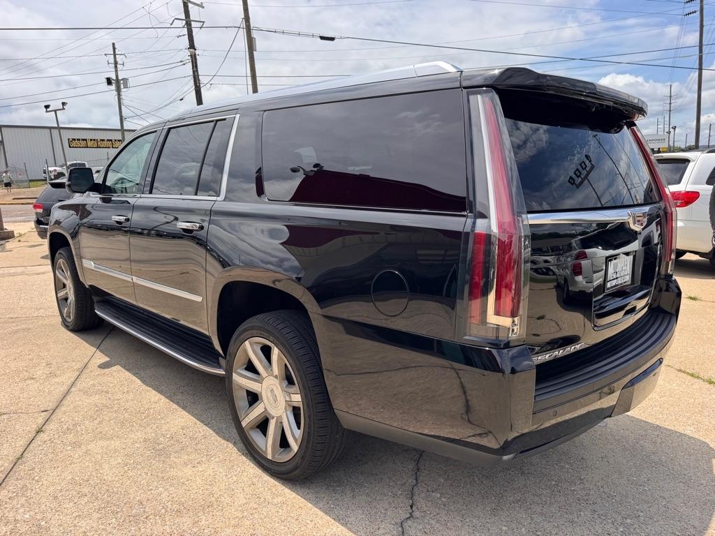 2020 Cadillac Escalade ESV Luxury - Photo 4